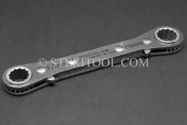 #20614 - 17mm x 19mm STAINLESS STEEL RATCHETING WRENCH. ratchet, ratcheting wrench, spanner, box end, stainless steel